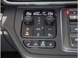 左右独立温度コントロール式フルオートエアコンで、運転席・助手席でそれぞれ快適な温度でお乗りいただけます♪