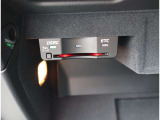 Audi正規ディーラーが高品質をお約束。高度な訓練・教育を受けたAudi専任メカニックが、100項目にもおよぶ精密な点検を実施。すべてクリアしたAudi車だけ、あなたのお手元に届けられるのです