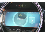 もはやMINI標準搭載とも言える、デザインアイコンの一つでもあるカーナビは各種設定から情報、マルチメディアまで、可愛らしい見てくれで多機能な装備の一つです。
