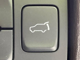 【パワーバックドア】スマートキーや運転席のボタンを押すだけでリアゲートが自動で開閉します!荷物を持っている時や、高い位置にあるバックドアを閉める際に便利な機能です♪
