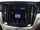 ボルボが世界に先駆けて開発した先進技術、エアピュリファイヤー(アドバンスト・エア・クリーナー、PM2.5センサー付)は、車内に侵入する有害なPM2.5微粒子を最大95%除去。車内の空気もクリーンです。