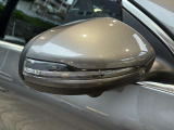 納車前整備は、メルセデスベンツ国際認定メカニックによる最新の検査ライン等の施設が充実した当社工場で入念に行います。メルセデス・ベンツの定める厳しい基準をクリアしたお車のみをご案内させて頂きます。