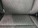 ISOFIXはシートベルトを使わずに簡単にチャイルドシートとクルマの固定金具を連結する取り付け方法です。