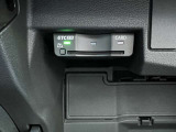 Audiの車両では、ETC車載器が標準して提供されていることが多いです。このシステムを使うことで、高速道路の料金所でわざわざ停止して料金を支払うことなく、スムーズに通行できます。