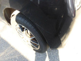 左後ろバンパーへ擦り傷があります。