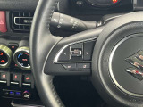 【ステアリングリモコン】目線を大きくそらすことなくボタンの操作を行うことができるので、安全にも配慮できます。
