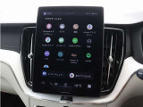 Google搭載のボルボなら、車内にいながら多彩なデジタルライフをお楽しみいただけます。Google Playから必要なアプリをダウンロードして、有意義な移動時間を楽しみましょう。