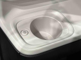 助手席側にも(前席/掘り込み式)ホットカップホルダー☆保温付で温活が車内でも実現♪600mlのペットボトルまで対応しておりスイッチ1つで温かい飲み物は保温を、冷たい飲み物は常温にしてくれます
