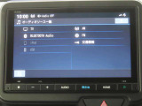 純正の8インチナビが装備されています。