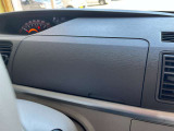 運転席前にも収納スペースがあります!