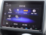 使いやすく、見やすいナビモニター。オーディオ操作もタッチパネルで簡単楽々。