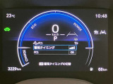 視認性のいいメーターを採用しており、快適なドライブをサポートします。