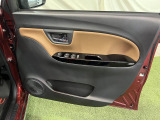 お車の情報が載ったカルテをお渡ししております。