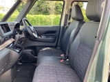 運転席からの視界も良好で、安全運転をサポート。快適なドライビングポジションを実現しています。
