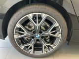 アウトバーンの走行を見据えたBMWの足回りは高い走行性能にこだわりが御座います。