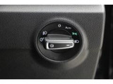【ライトスイッチ】VW車は、手探りでも手袋したままでも操作しやすいこのスイッチ形状を引継いできました。まさに「合理的」!