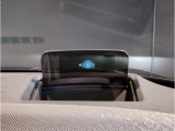 MINIのメーターパネルは円をコンセプトにデザインされております。おしゃれで愛嬌のあるMINI独自のデザインに惹かれる方は数多くいらっしゃいます。