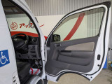 運転席ドア内張の状態です。