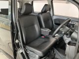 【運転席・助手席】内装ルームクリーニング済みです。しっかり綺麗にしていますので、是非、お確かめください。車に自信があるからこそ、是非一度ご来店頂き内外装も見てもらえると幸いです。