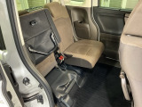 後席をはね上げれば、「もうひとつの荷室」が生まれます。