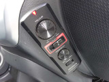 サブウーファーのリモコンです。運転席に取付しておりますので手軽に操作可能です!