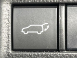 【パワーバックドア】スマートキーや運転席のボタンを押すだけでリアゲートが自動で開閉します!荷物を持っている時や、高い位置にあるバックドアを閉める際に便利な機能です♪