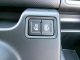 両側電動スライドドアで乗り降り楽々です!
