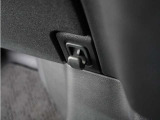 ◆フック◆ちょっとした買い物の袋を吊り下げたり、ゴミ袋を吊り下げられるコンビニフックがあり車内を転がらず便利です!