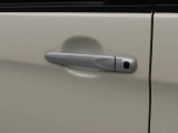 ダイハツ認定U-CARは、「車両状態証明書」「約60項目の徹底点検・整備」「内装の徹底清掃と洗浄」「もしもの時の1年間無償保証」が全車に付いています。