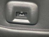 後席で使用出来るUSB端子装備です!