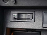 認定中古車保証1年間距離無制限の保証とロードアシスタンスサービスが全車に付帯されています。また、1年間または2年間の延長保証(有償)もご利用いただけます。