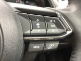 MRCC(マツダレーダークルーズコントロール)は先行車との車間を維持しながら追従走行を行い、長距離でのドライバー負担を軽減させてくれます。