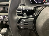 自社整備工場で点検整備をおこなってからお渡ししています。車検が残っている場合は『12ヶ月点検整備』を、車検整備付きの場合は『車検整備』をおこないます。整備費用は車両本体価格に含まれています。