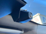 【ドライブレコーダー】ドライブレコーダー装備!走行中はもちろん、あおり運転や事故に遭遇した際、映像で記録し、万一のリスクに備えます。※記録用SDカードはお客様ご自身でご準備いただく必要があります。