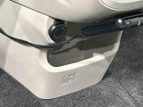 CDケースがすっぽり収まるインパネロアポケット♪