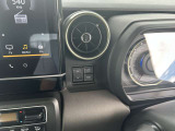 お問い合わせはメール・電話にて受け付けております。電話は営業時間内のみとなりますのでご了承下さい。