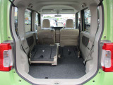 4WDを中心に大きな展示場に幅広い車種を展示しております。ゆっくりと色々な車種をご覧になりお客様の1台をお選びください。敷地内での試乗も出来ますのでお気軽にお声かけ下さい。