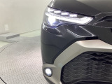 LEDヘッドライトです。蛍光灯のような明るさが特徴で広い範囲を明るく照らしてくれます。光量が大きいので暗い場所での視認性が上がります。また寿命が長く、消費電力も少ないので経済的です。