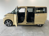 お客様にぴったりなおクルマをお選びいただけますように様々な展示車をご用意致しております!ダイハツの軽自動車だけではなく、他メーカー車やコンパクトカー・ミニバンなども数多く取り揃えております!