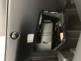 車両後部の車載工具です。