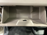 専門業者にて内外装のクリーニングを実施しております!