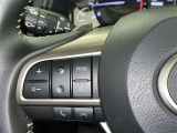 ステアリングスイッチ装備!運転しながら手元でオーディオの操作などができます。