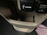 品質へのこだわり!フロアマットやシートなど車内をキレイに清掃し、ニオイや汚れなどを徹底的にクリーニングしてもらっております。室内はピカピカです☆