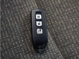 【スマートキー&プッシュエンジンスタート】ポケットやバックなどにキーを入れたまま探さなくてもロックの施錠、開錠、エンジンスタートも出来ます。