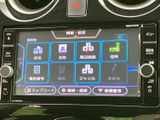 多彩なメディアに対応し、お好みの音楽を快適に楽しめます。ドライブの気分転換に、あなたのお気に入りの音楽を再生してみましょう。