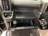 認定中古車はご購入から1年間・距離無制限の保証付き!(年式により6ケ月・距離無制限となります)