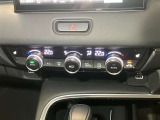 左右独立温度コントロールフルオートエアコンです。運転席、助手席それぞれで独立して温度設定ができます。冷え性の方が乗っても安心ですね♪