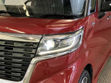 LEDヘッドライトです。デザイン性がよくとても明るいので、夜間の走行や悪天候でも安心です。しかも長寿命!