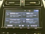 目的地設定や周辺情報検索など、多彩な機能を備えたシステムで、快適なドライブをサポートします。スムーズな操作性と見やすい画面が魅力です。