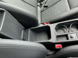コンソールの中には荷物が入ります